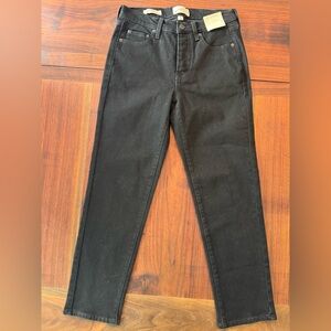 Universal Thread mid rise 80’s slim Black Denim Jeans. NWT sz 6